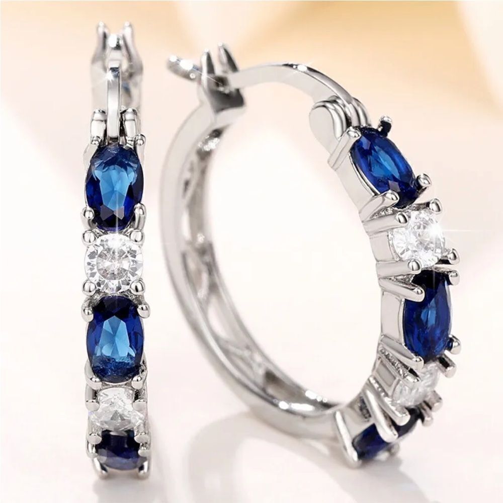 The Classic Hoop earrings in blue sapphires and 925